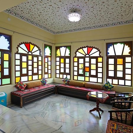 Oyo Home Heritage Near City Palace Udaipur Esterno foto