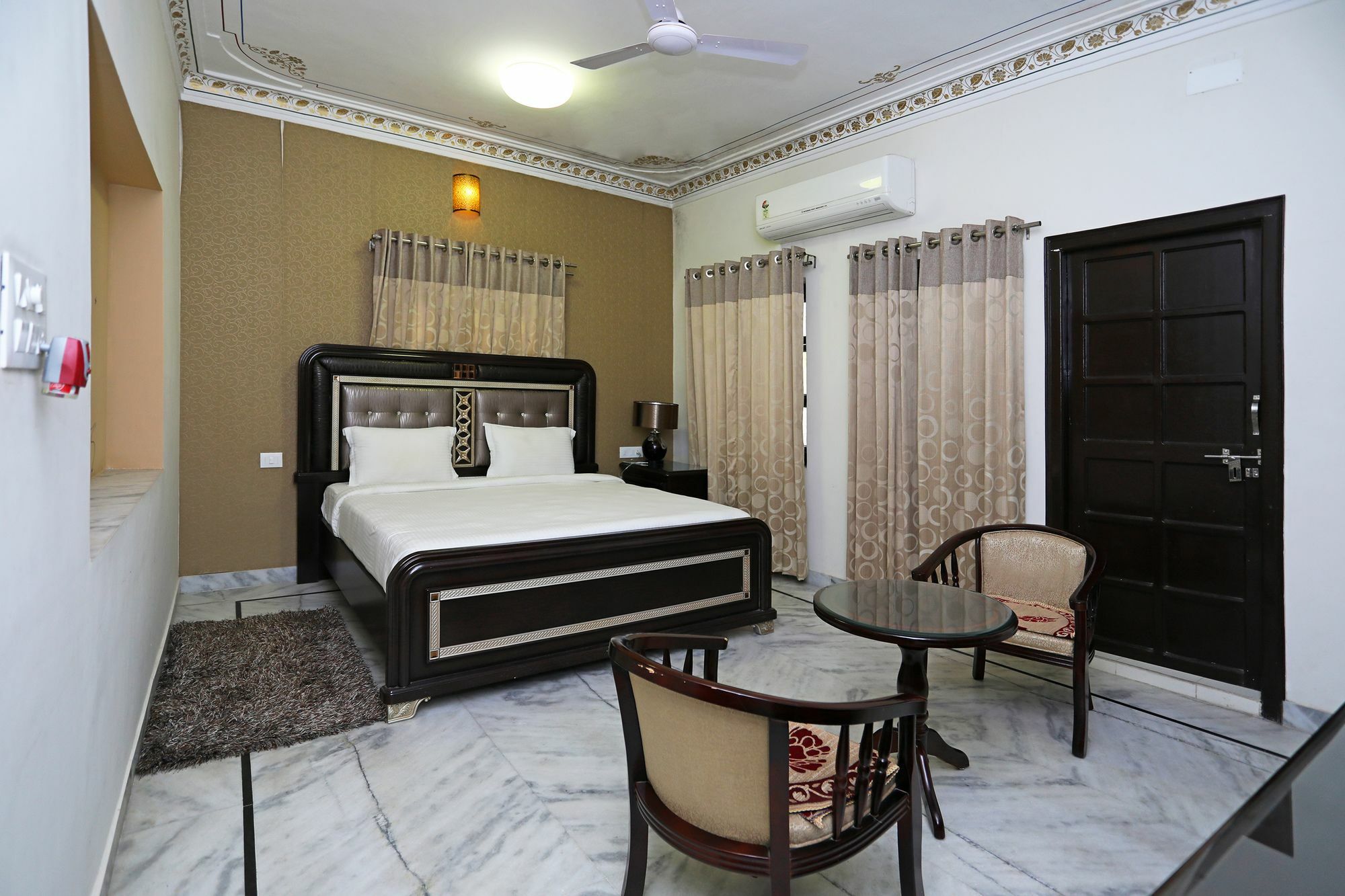 Oyo Home Heritage Near City Palace Udaipur Esterno foto